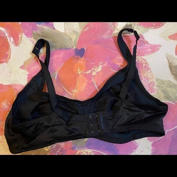 💐Lacy assorted embroidery floral print B… - Picture 9 of 9